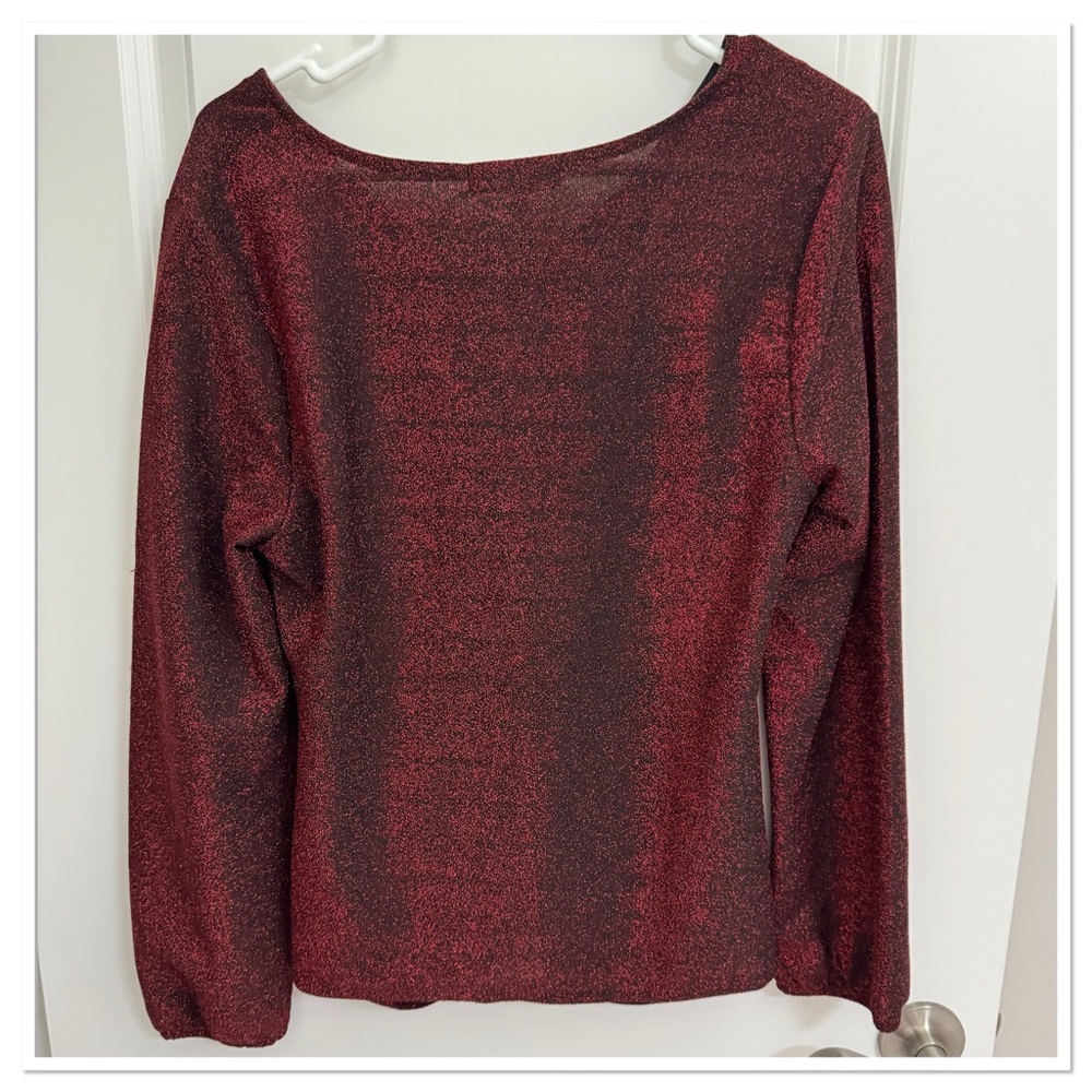 NWT Madison & Hudson Holiday Top Elegant Red Glitter V-Neck Top - Picture 2 of 8